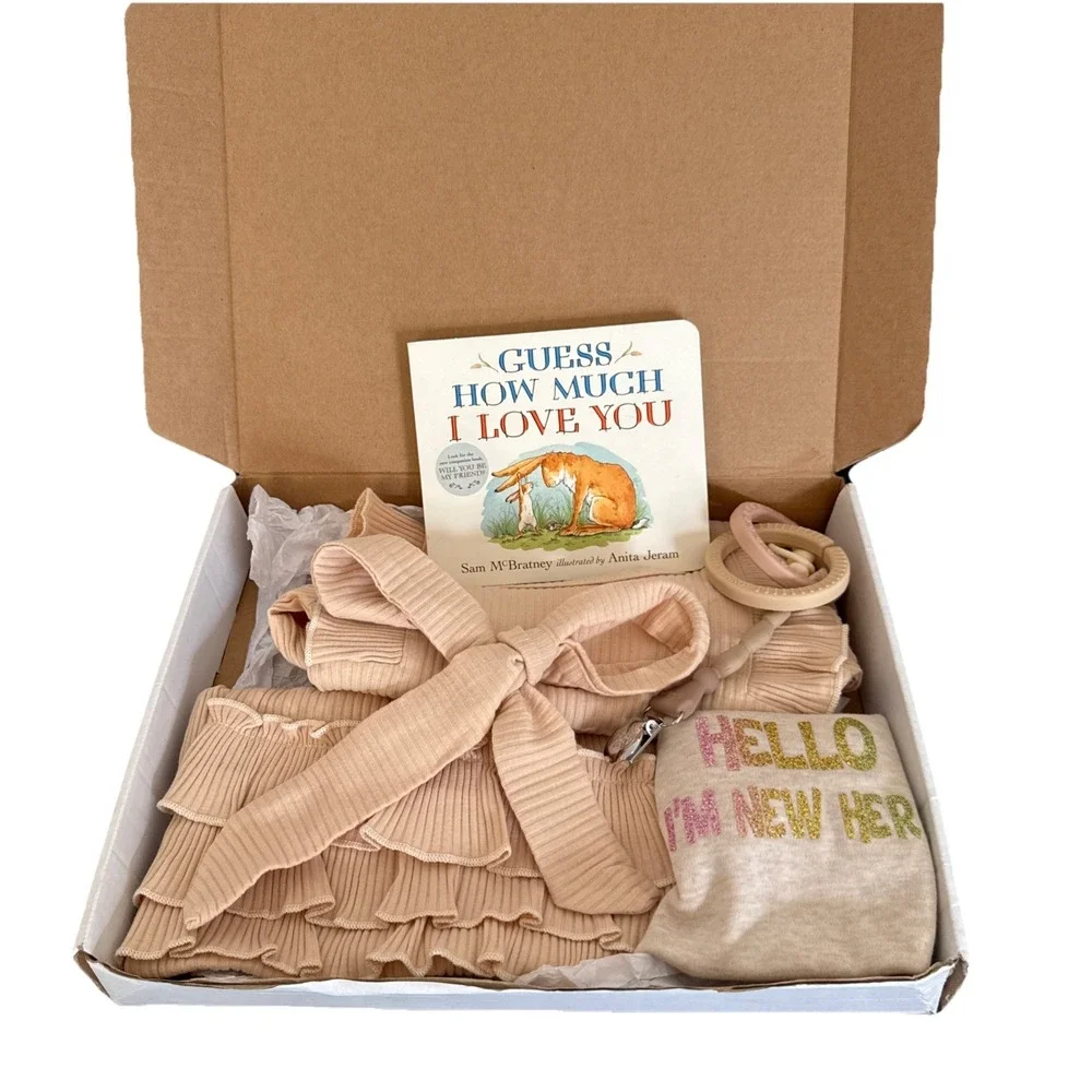 Newborn Beige‎ Baby Girl Gift Box 3-6M Outfit Book Pacifier Clip Shower Gift Box
